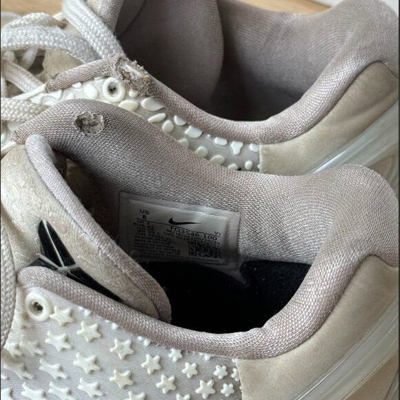Athletic_Shoes